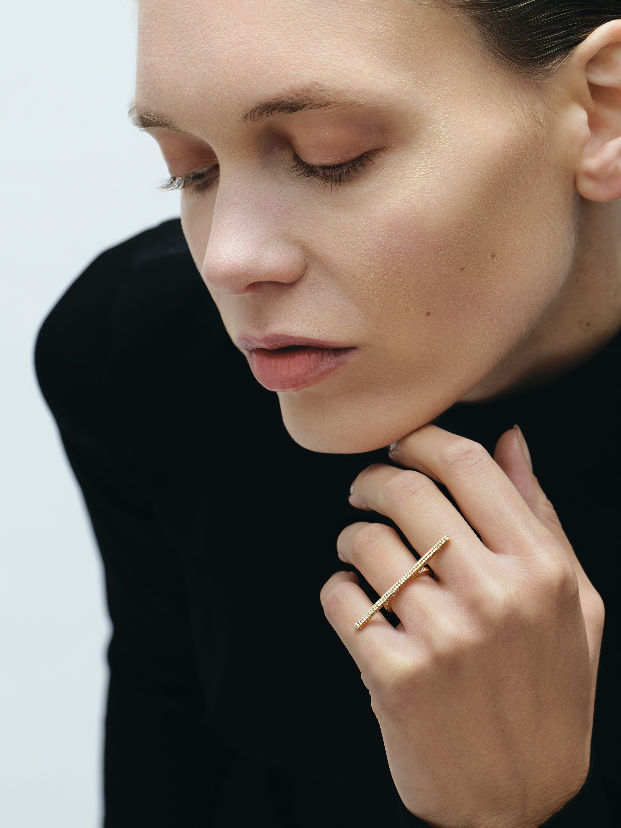 BAGUE I GOLD WITH DIAMONDS